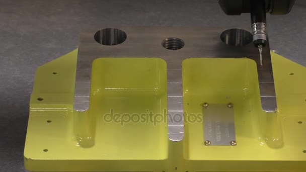 Detalle de medición de máquina de precisión CNC — Vídeo de stock