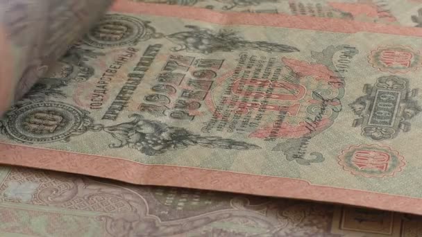 Staré ruské carské bankovek během inventury
