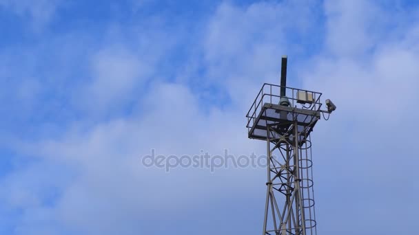 Antena de radar de vigilância costeira — Vídeo de Stock