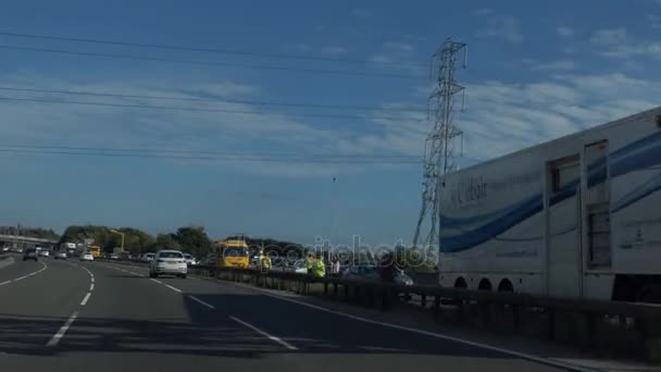 Verkeersongeval op Manchester ringweg M60 — Stockvideo