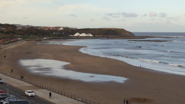 Città balneare inglese di Scarborough beach — Video Stock