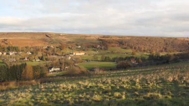 North Yorkshire kırsal, küçük köy güneş peyzaj sonbahar renkleri renkleri