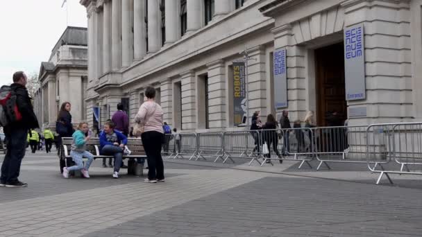 Londýn Anglie Velká Británie Duben 2017 Street Pohled Vstupní Dveře — Stock video