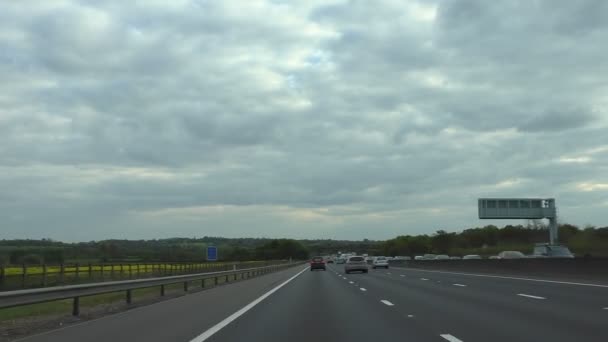 Voiture Vitre Avant Vue Conducteur Conduite Autoroute Angleterre Passé Champ — Video