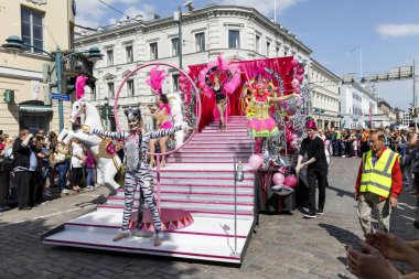 Helsinki, Finlandiya - 10 Haziran 2017: Helsinki Samba Carnaval celeb