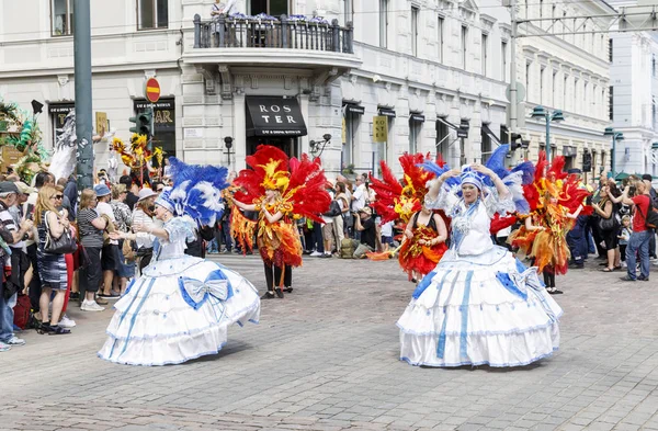 Helsinki, Finlandiya - 10 Haziran 2017: Helsinki Samba Carnaval celeb