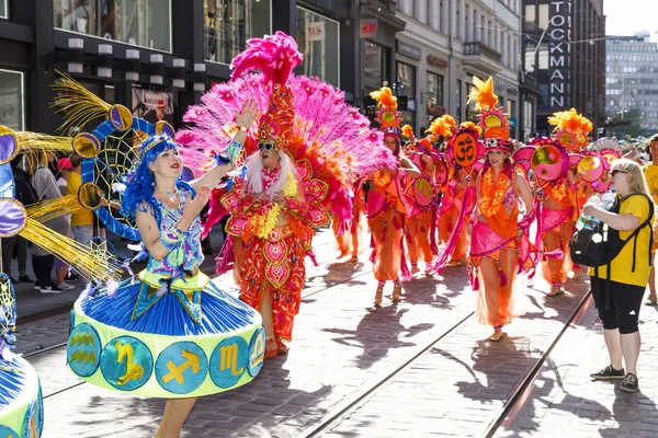 Helsinki, Finlandiya - 10 Haziran 2017: Helsinki Samba Carnaval celeb