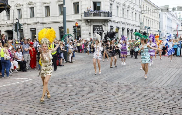 Helsinki, Finlandiya - 10 Haziran 2017: Helsinki Samba Carnaval celeb