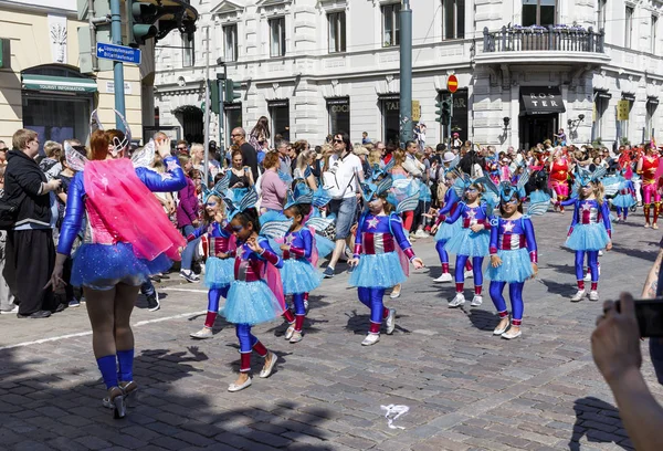 Helsinki, Finland - 10 juni 2017: Helsinki Samba Carnaval celeb — Stockfoto