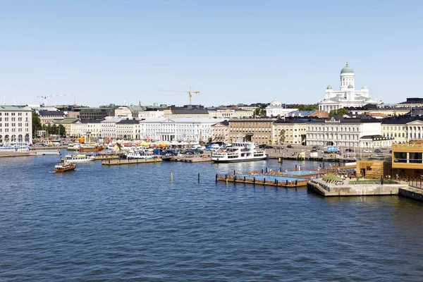 Helsinki, Finland - 07 juli 2017: Panorama van de stad van Helsinki, Fi — Stockfoto