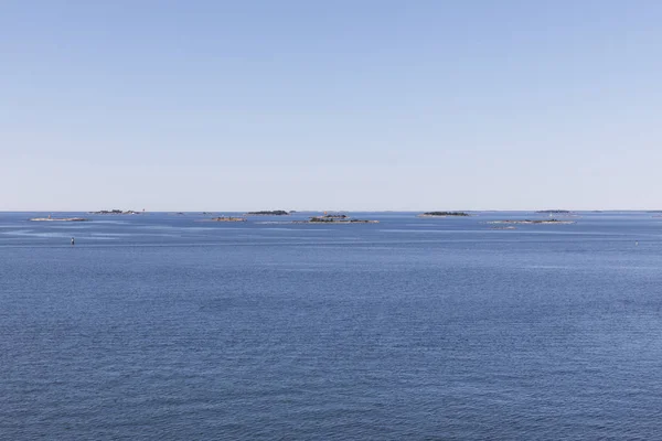 Eilanden in zee in de buurt van Helsinki, Finland — Stockfoto