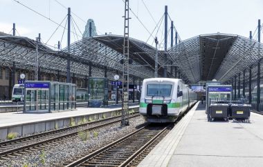 Tren tren istasyonunda Helsinki, Finlandiya'da üzerinde 05 Ağustos 201
