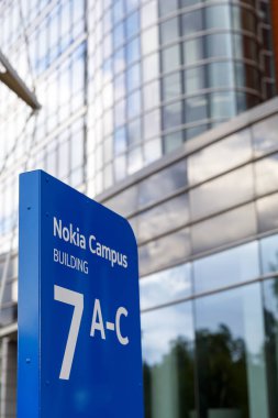 Nokia marka adı üzerinde 16 Eylül 2017 üzerinde mavi bir işaret