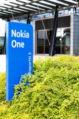 Nokia marka adı üzerinde 16 Eylül 2017 üzerinde mavi bir işaret