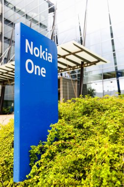 Nokia marka adı üzerinde 16 Eylül 2017 üzerinde mavi bir işaret
