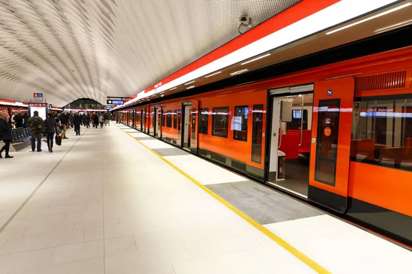 Metrô recém-inaugurado em Matinkyla, Finlândia — Fotografia de Stock