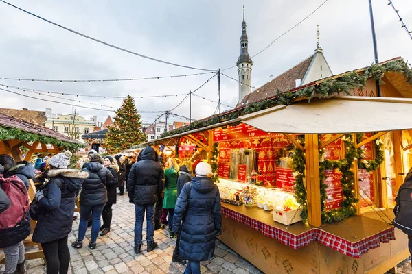 Vánoční trh v Tallinnu na prosinec 2017 — Stock fotografie