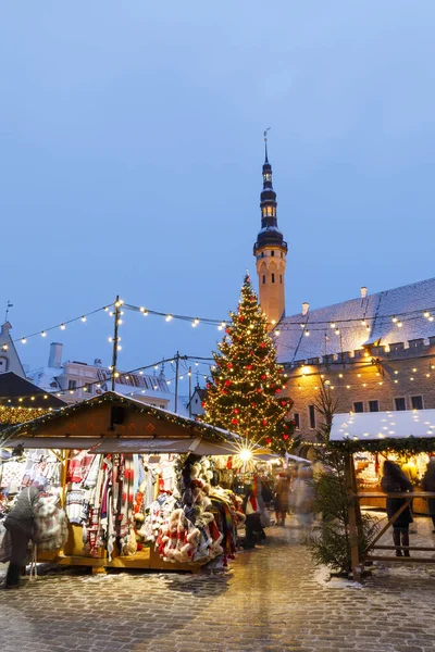 Vánoční trh v tallinn, Estonsko — Stock fotografie