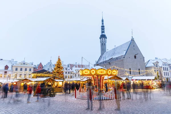 Mercatino di Natale a Tallinn, Estonia Foto Stock Royalty Free