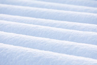 Saf beyaz kar yığınları çizgileri