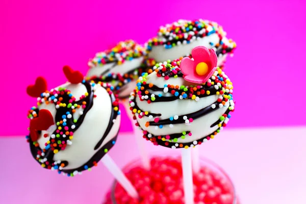 Kleurrijke Cake Pops Een Roze Achtergrond — Stockfoto