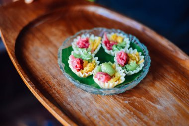 Tayland yemeği, Kratong tangası (Kıtır Altın Kupada Kıymalı Tavuk ve Tatlı Mısır)