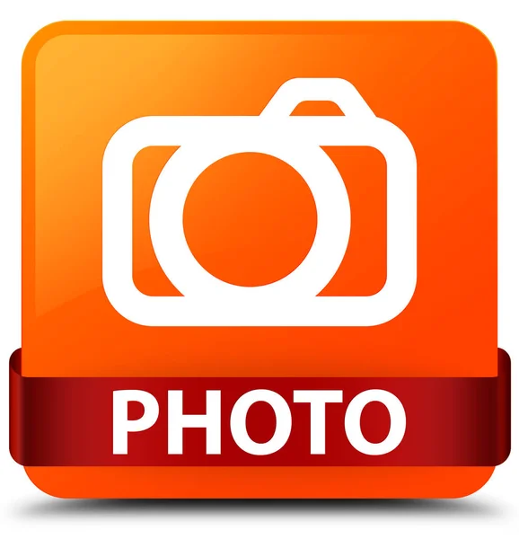 Foto (ikona fotoaparátu) oranžové čtvercové tlačítko červenou stuhou uprostřed — Stock fotografie