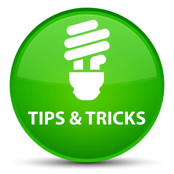 Советы и рекомендации (значок лампочки) специальная зеленая круглая кнопка — стоковое фото
