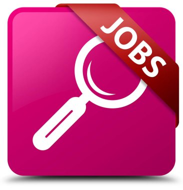 İşleri pembe kare düğme kırmızı kurdele köşesinde