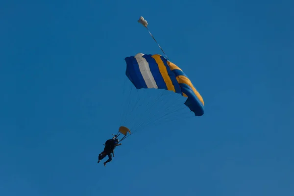 tandem sky diving