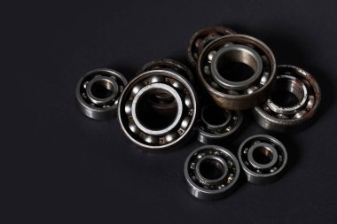 Paslı metal bilye, üst görünüm.