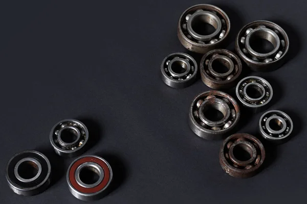 Használt rozsdás fém golyóscsapágy, felülnézet — Stock Fotó