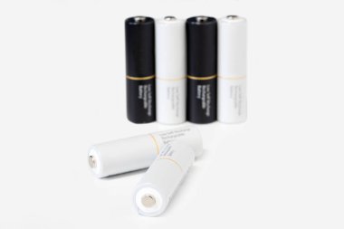 pil beyaz arkaplanda izole edildi