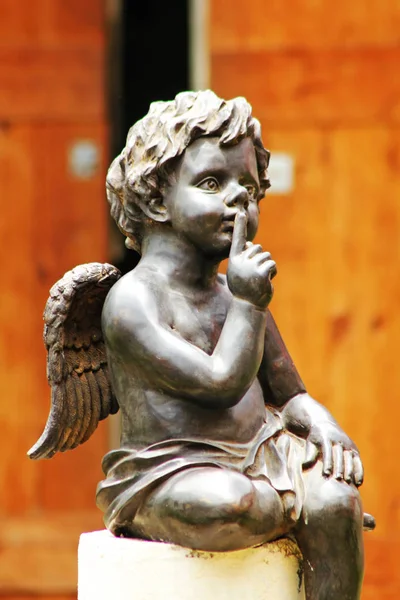 Cupido Para Decoración Del Jardín Lugar — Foto de Stock