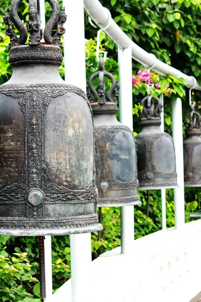 Campana Hierro Negro Colgando — Foto de Stock