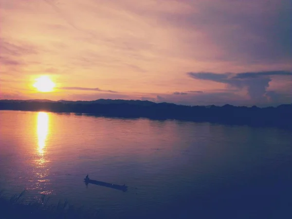 湄公河上的清汗日落 — 图库照片