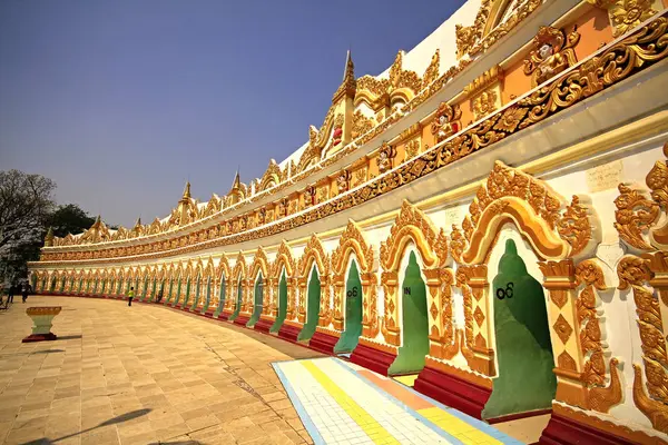 Der Goldene Tempelbogen Myanmar — Stockfoto