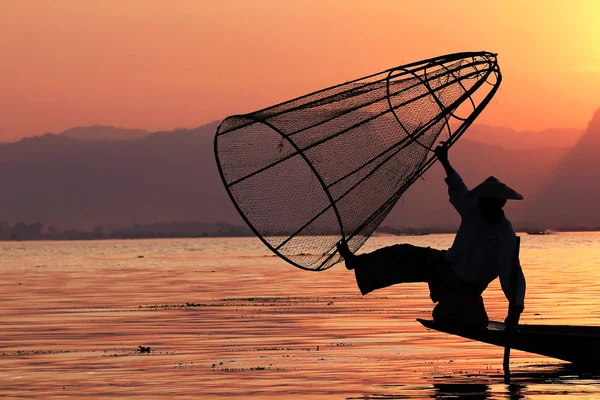 Silhouette Fisherman Lake Inle — Stock Photo, Image