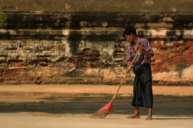Budizm'in Bagan'da hacca gitmektir..