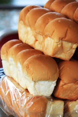 Ekmek Lirası yığılmış.