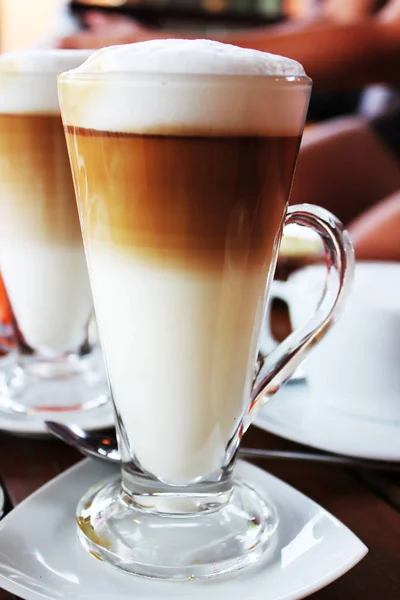 Кофе Молочная Пена Стакане Столе — стоковое фото