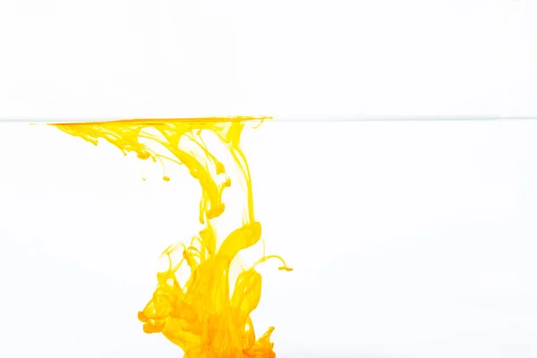 Pomerančová Kapka Inkoustu Vodě Abstraktní Oranžový Inkoust Vodě Bílém Pozadí — Stock fotografie