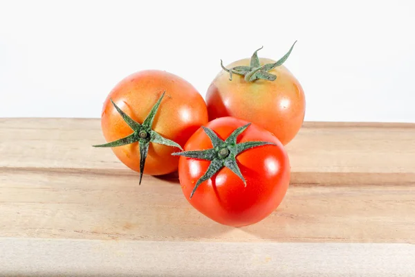 Tomates Rojos Suelo Madera Los Tomates Comen Cuando Están Maduros — Foto de Stock