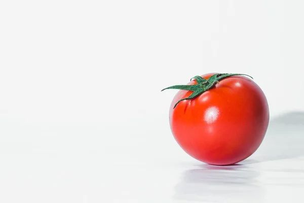 Tomates Vermelhos Blackground Branco Tomates São Comidos Quando Maduro Vermelho — Fotografia de Stock