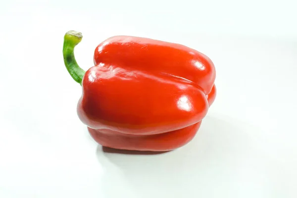 Pirospaprika Fehér Alapon Édes Paprika Főzésre Használják Frissen Kell Enni — Stock Fotó