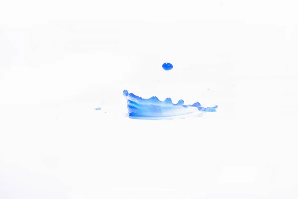Blaues Wasser Plätschert Auf Weißem Hintergrund Fotografie Blaues Wasser Spritzt — Stockfoto