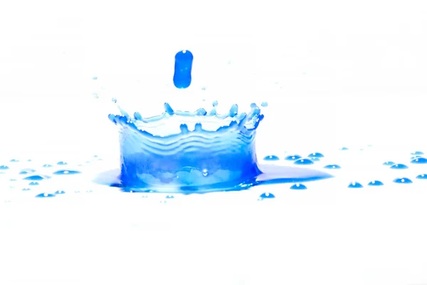 Des Éclaboussures Eau Bleue Sur Fond Blanc Photographie Éclaboussures Eau — Photo