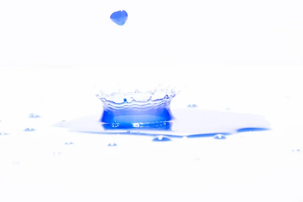 Blaues Wasser Plätschert Auf Weißem Hintergrund Fotografie Blaues Wasser Spritzt — Stockfoto