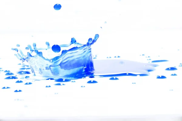 Blaues Wasser Plätschert Auf Weißem Hintergrund Fotografie Blaues Wasser Spritzt — Stockfoto