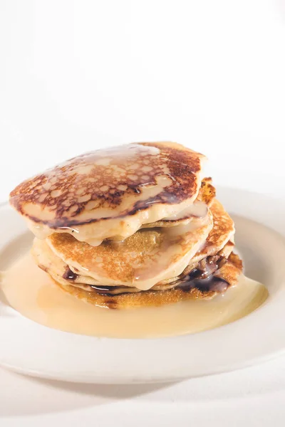 Tortitas Apiladas Plato Blanco — Foto de Stock